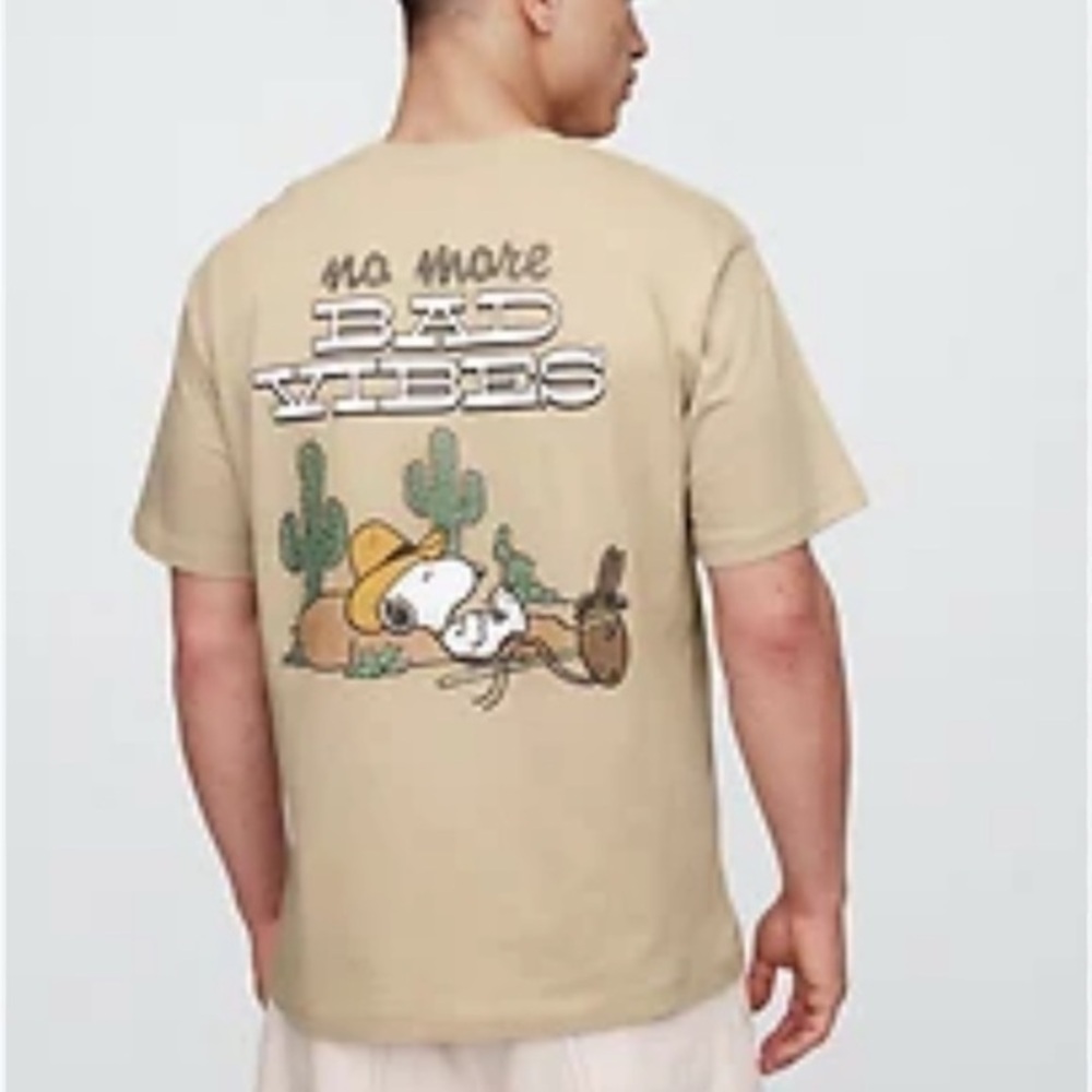 GAP Tan  Relaxed  Snoopy Graphic Tee size XS men
